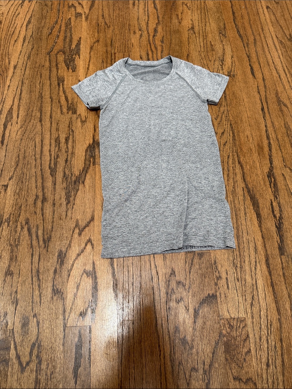 lululemon athletica Short Sleeve Gray Heather Tee